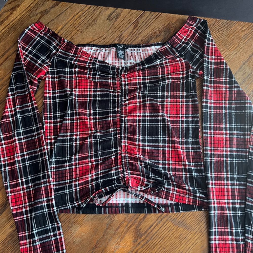 Rue21 Red and Black Plaid Cinch Long Sleeve Crop